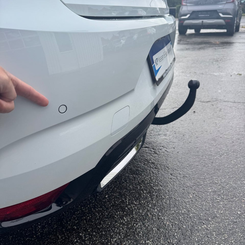 Renault Megane IV 1,6 E-Tech Intens 5d