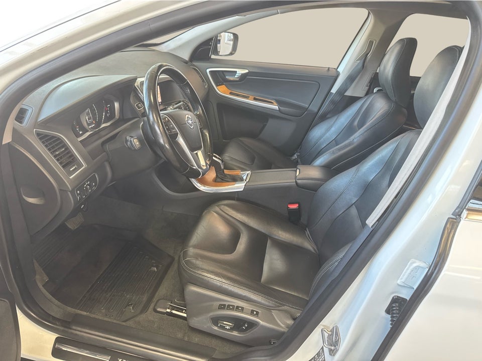 Volvo XC60 2,0 D4 190 Summum aut. 5d