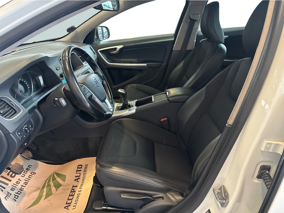 Volvo V60 2,0 D4 181 Momentum Drive-E 5d