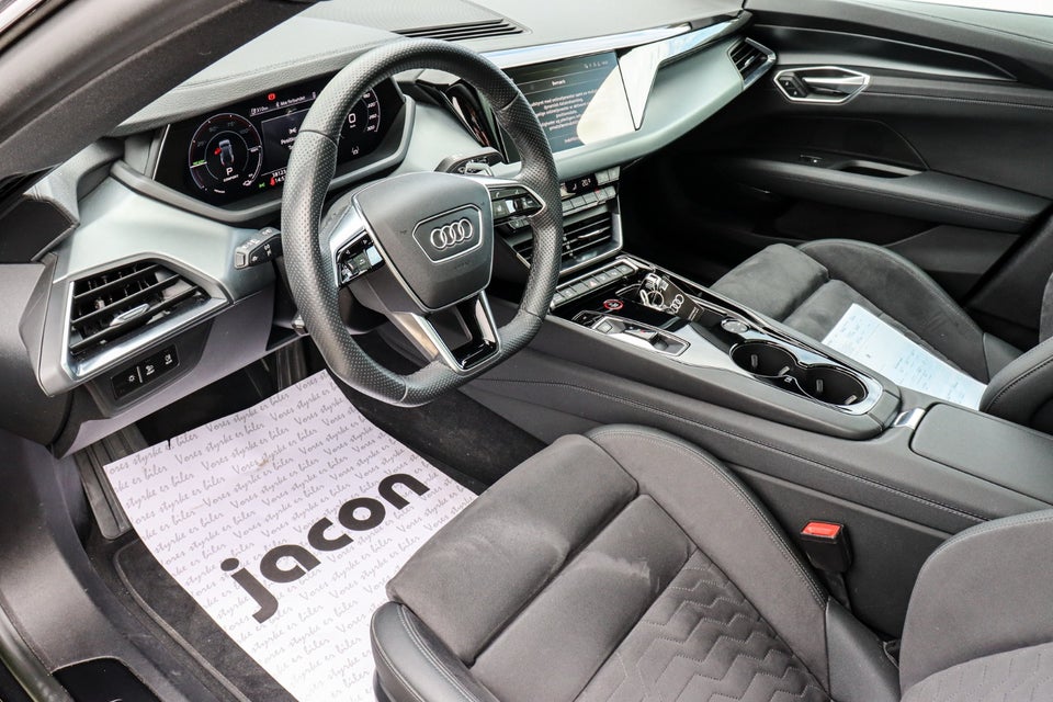 Audi e-tron GT quattro 4d