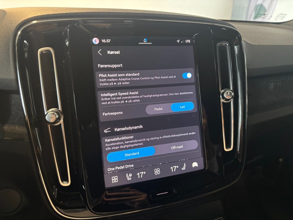 Volvo XC40 ReCharge Extended Range Plus 5d