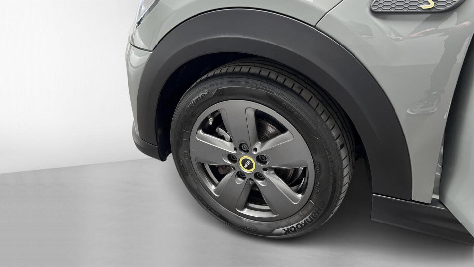 MINI Cooper SE Essential 3d