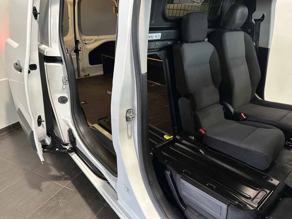 Peugeot Partner 1,5 BlueHDi 130 L2V2 Plus EAT8 Van