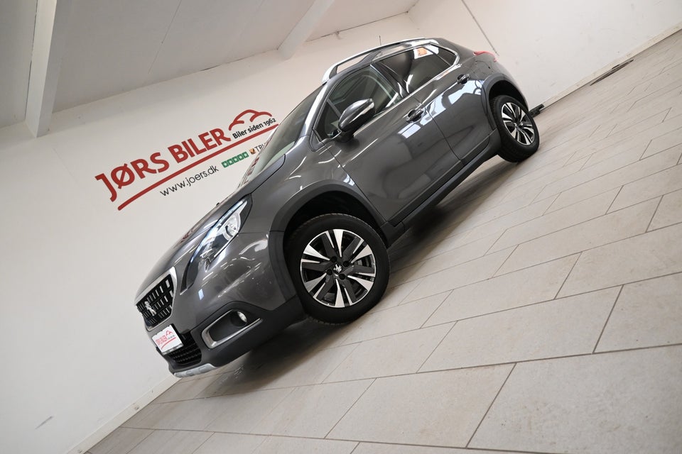 Peugeot 2008 1,2 e-THP 110 Selection Sky 5d