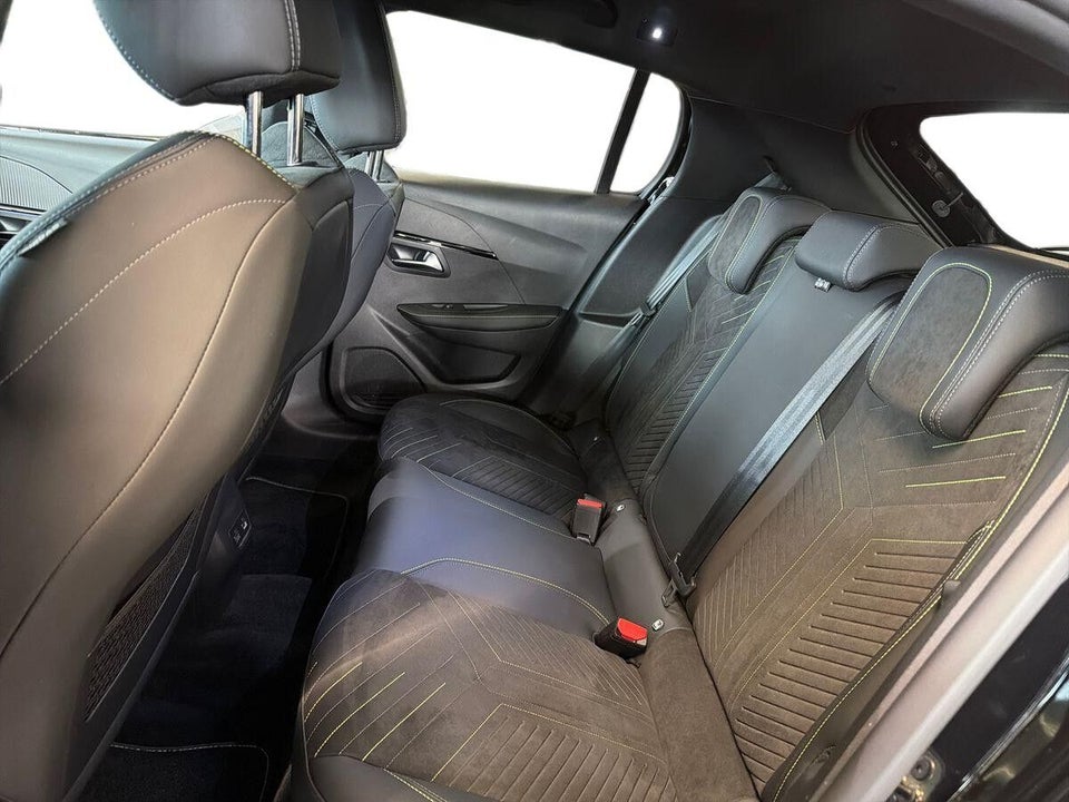 Peugeot e-208 54 GT 5d