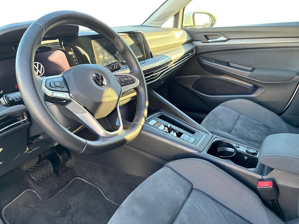 VW Golf VIII 1,4 eHybrid DSG 5d