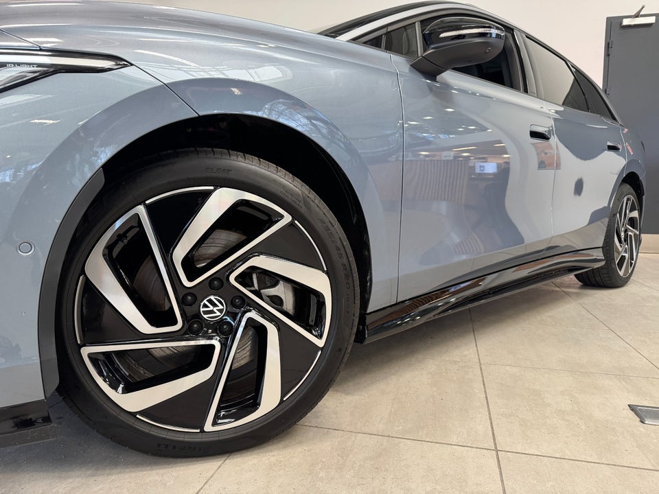 VW ID.7 77 Style Tourer 5d