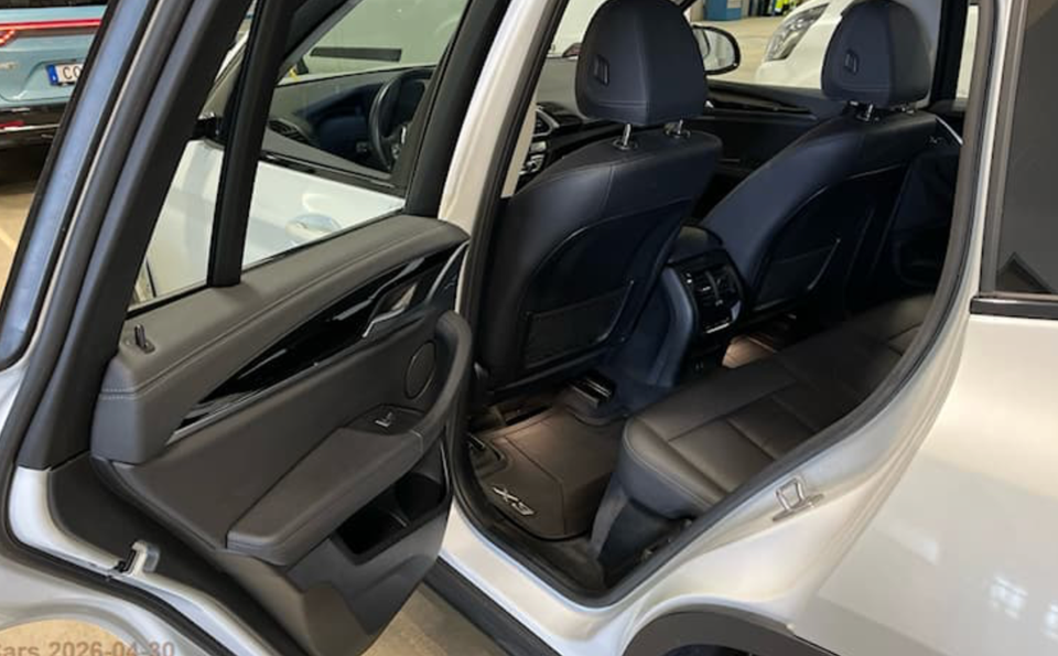 BMW iX3 Charged 5d
