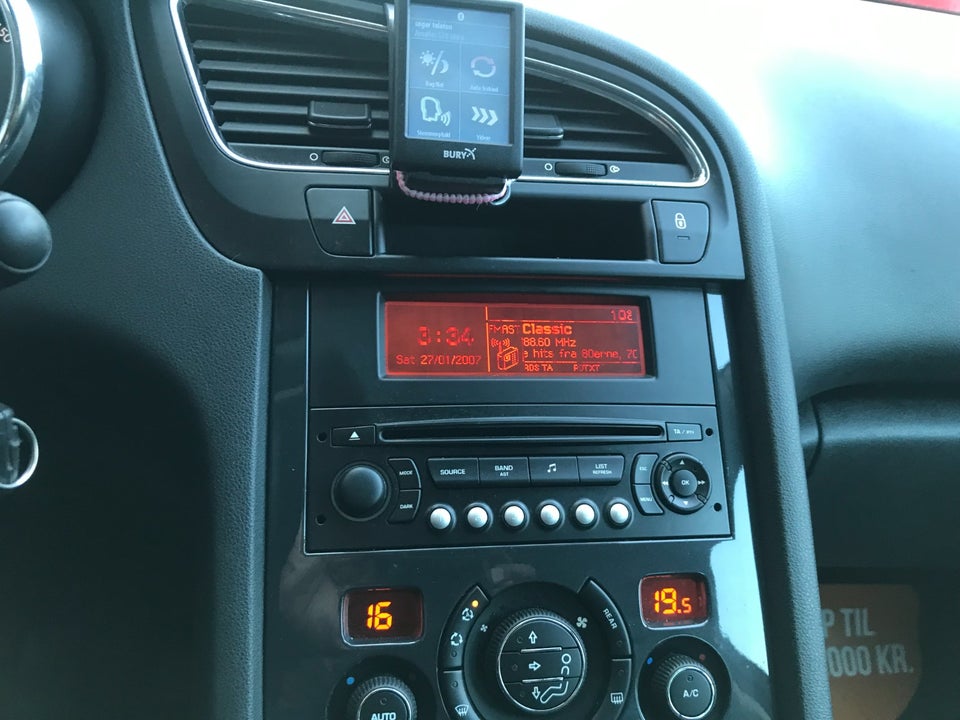 Peugeot 5008 1,6 HDi 110 Premium 7prs 5d