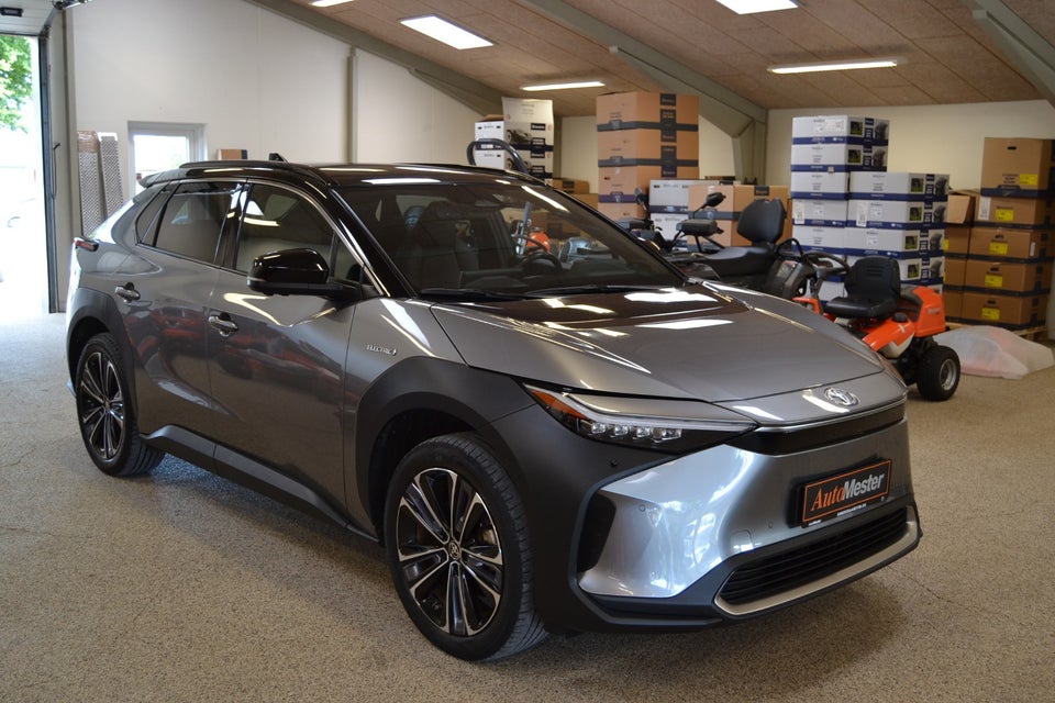 Toyota bZ4X Executive 5d