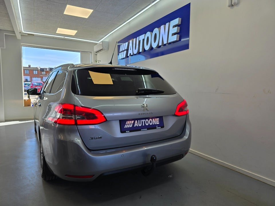 Peugeot 308 1,5 BlueHDi 130 Prestige SW 5d