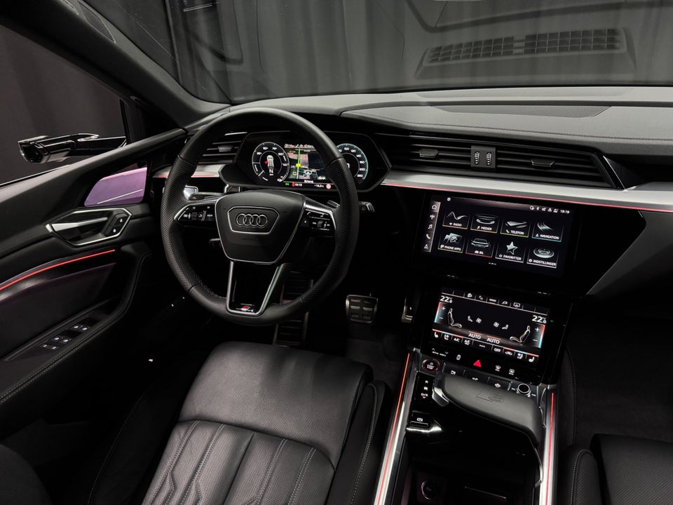 Audi SQ8 e-tron quattro 5d