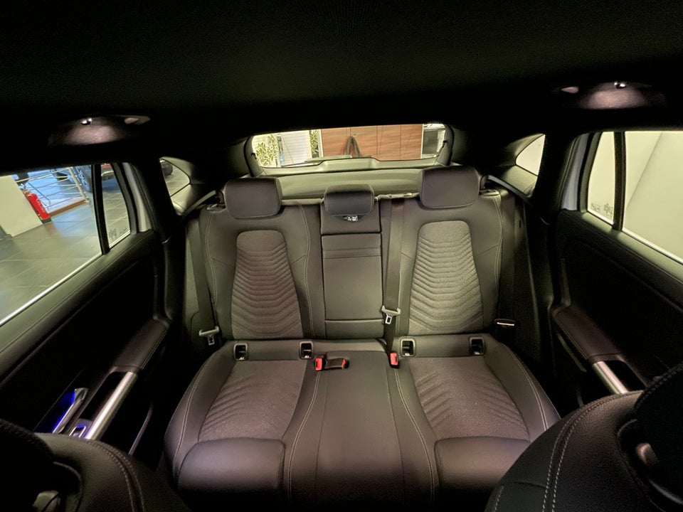 Mercedes EQA300 Progressive 4Matic 5d