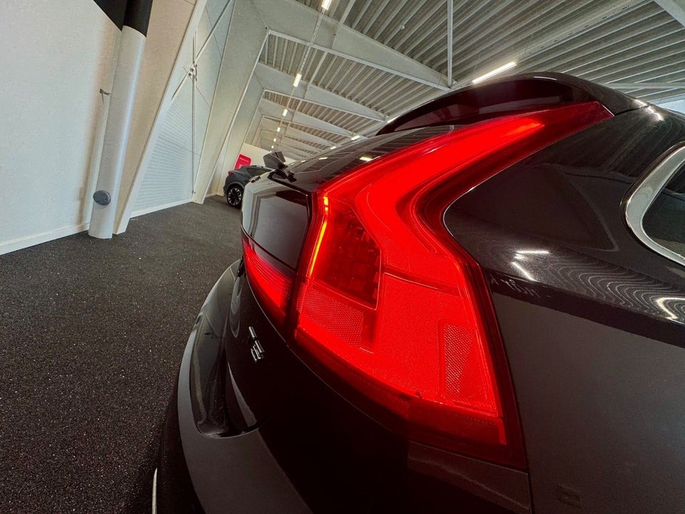 Volvo V90 2,0 T5 254 Momentum aut. 5d