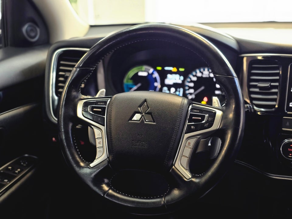 Mitsubishi Outlander 2,4 PHEV Intro Edition CVT 4WD 5d