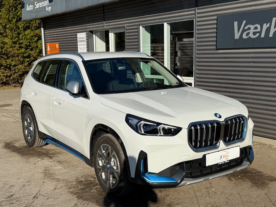 BMW iX1 xDrive30 X-Line 5d