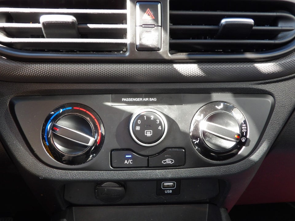 Hyundai i10 1,0 MPi Essential 5d