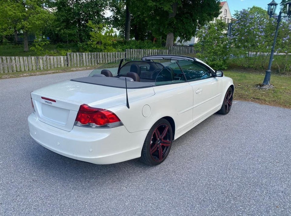 Volvo C70 2,4 140 Momentum 2d
