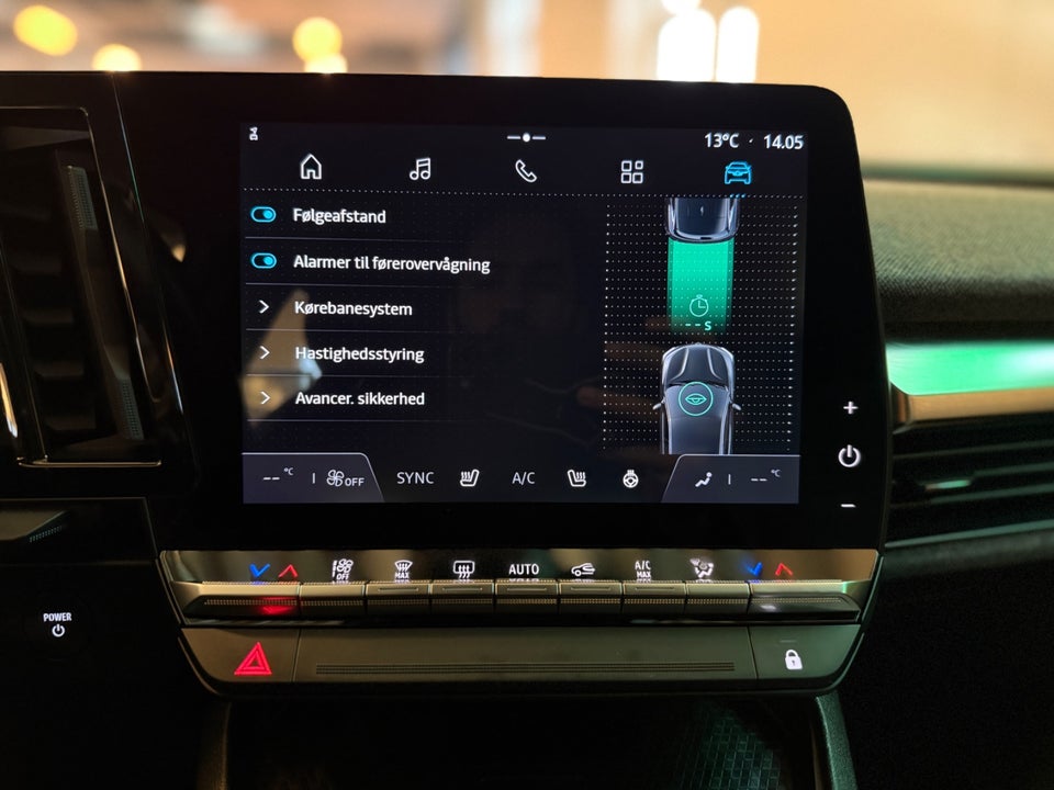 Renault Megane E-Tech 40 Equilibre 5d