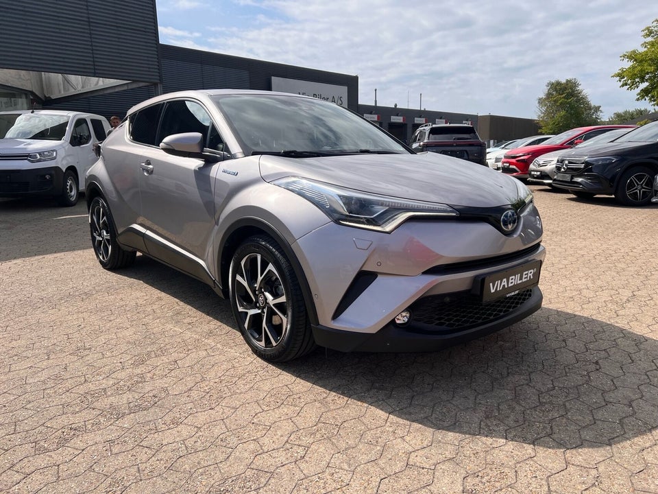 Toyota C-HR 1,8 Hybrid Premium Selected CVT 5d