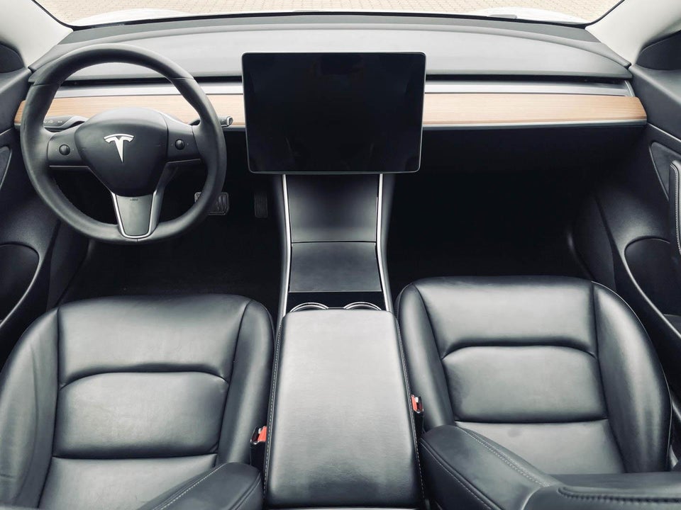 Tesla Model 3 Standard Range+ RWD 4d