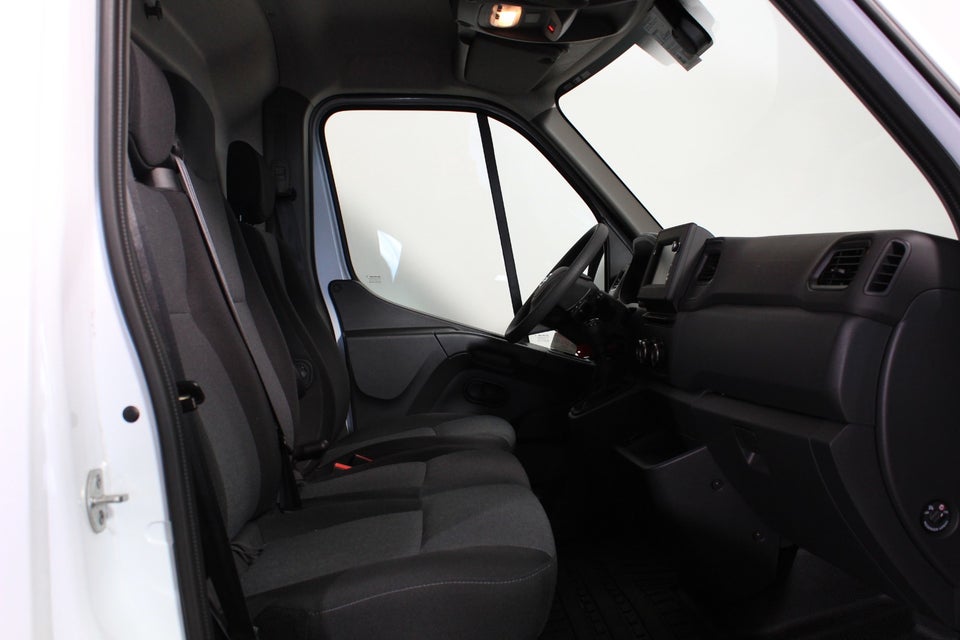 Nissan Interstar 2,3 dCi 150 L3H2 N-Connecta Van