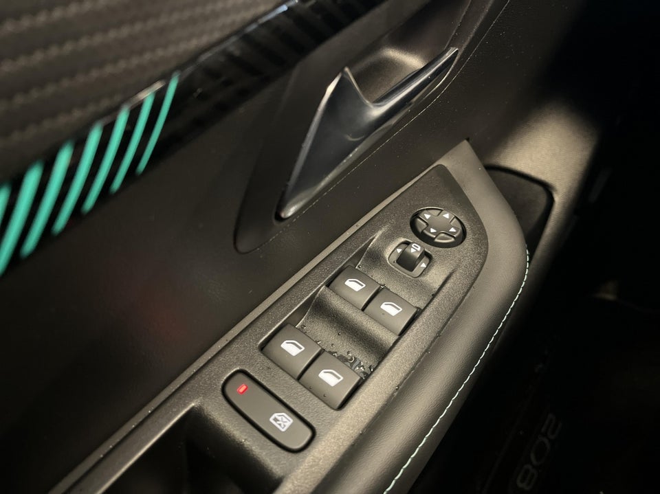 Peugeot 208 1,2 PureTech 100 Allure EAT8 5d