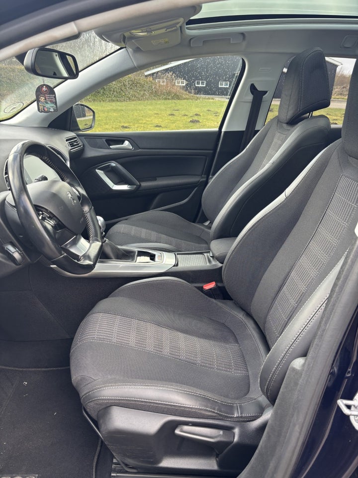 Peugeot 308 1,2 PureTech 130 Selection Sky SW 5d