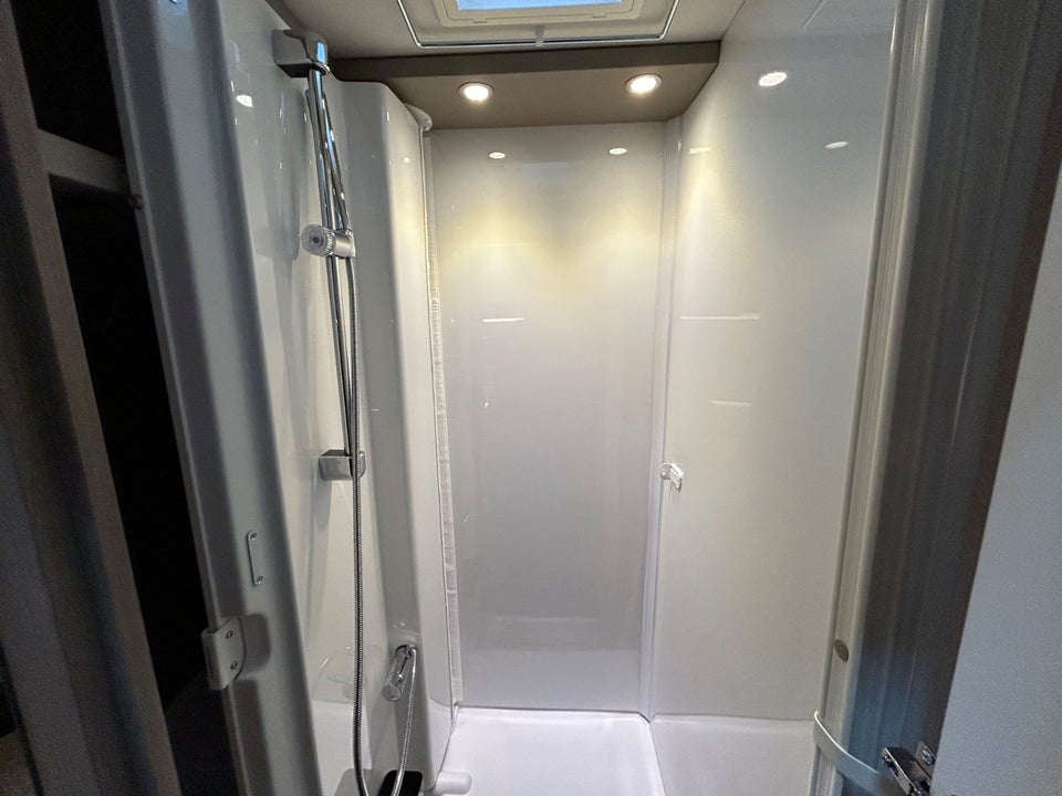 Carado T328 PRO+ 2,2 JTD 140 aut. 3d