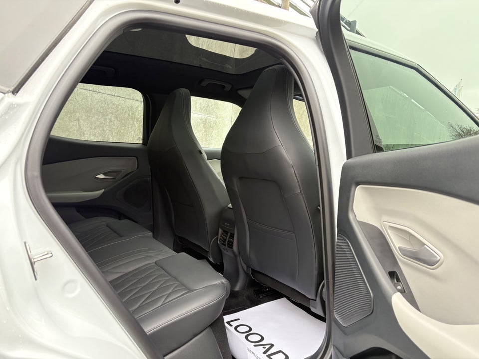 Ford Capri 82 Premium Extended Range 5d