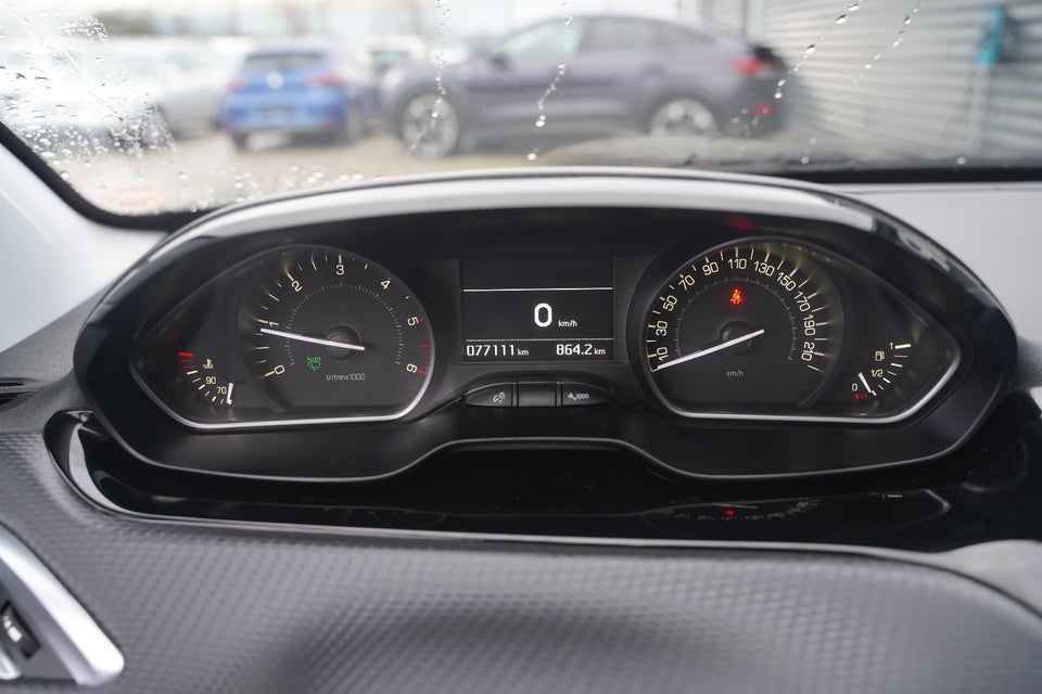 Peugeot 208 1,5 BlueHDi 100 Prestige Sky 5d