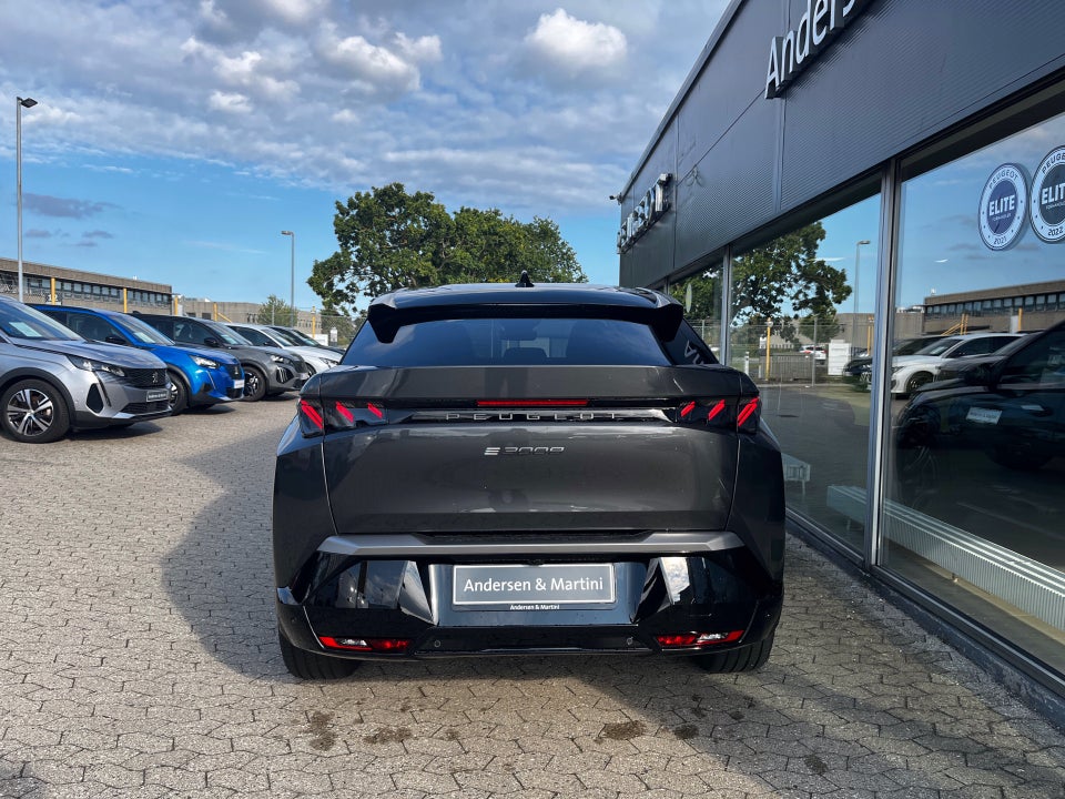 Peugeot e-3008 77 GT Pack 5d