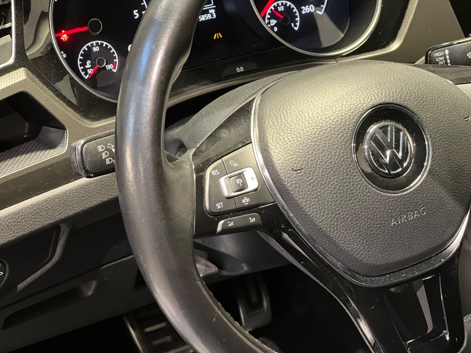 VW Touran 1,6 TDi 115 IQ.Drive DSG 7prs 5d