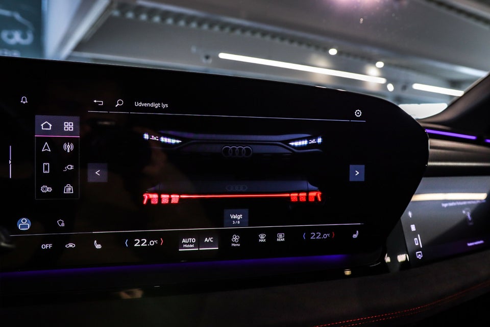 Audi SQ6 e-tron quattro 5d