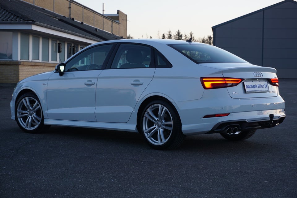 Audi A3 35 TFSi Sport Limited S-tr. 4d
