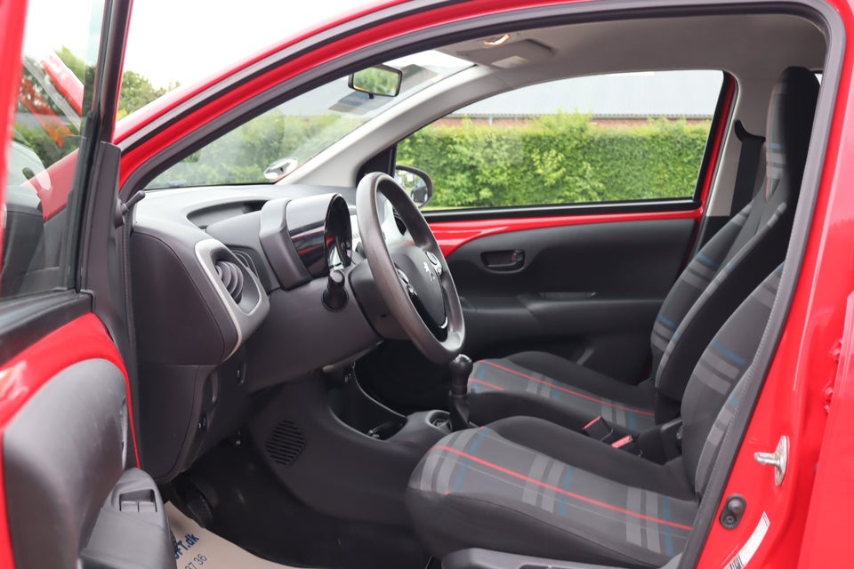 Peugeot 108 1,0 e-VTi 69 Allure 5d