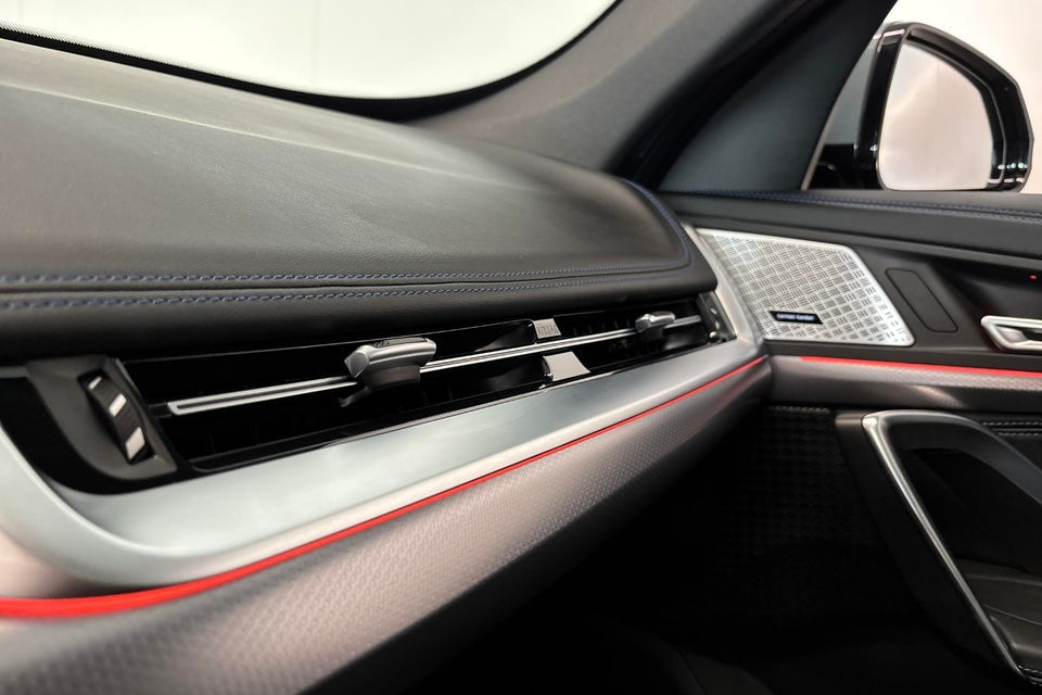 BMW iX1 eDrive20 M-Sport Pro 5d