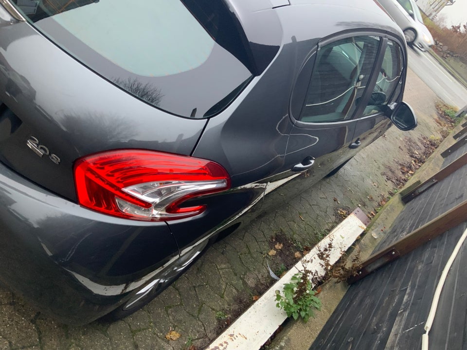 Peugeot 208 1,2 VTi Active ESG 5d