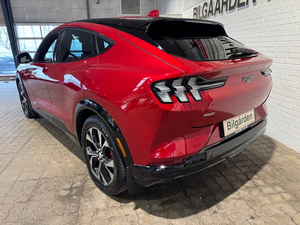 Ford Mustang Mach-E 88 Extended Range AWD 5d