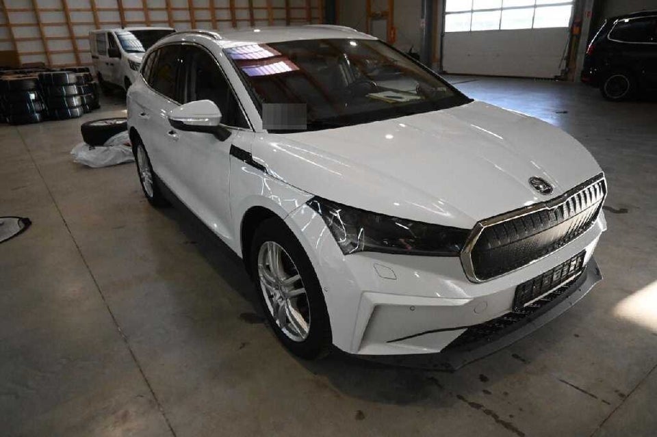 Skoda Enyaq 80 iV Plus Loft 5d