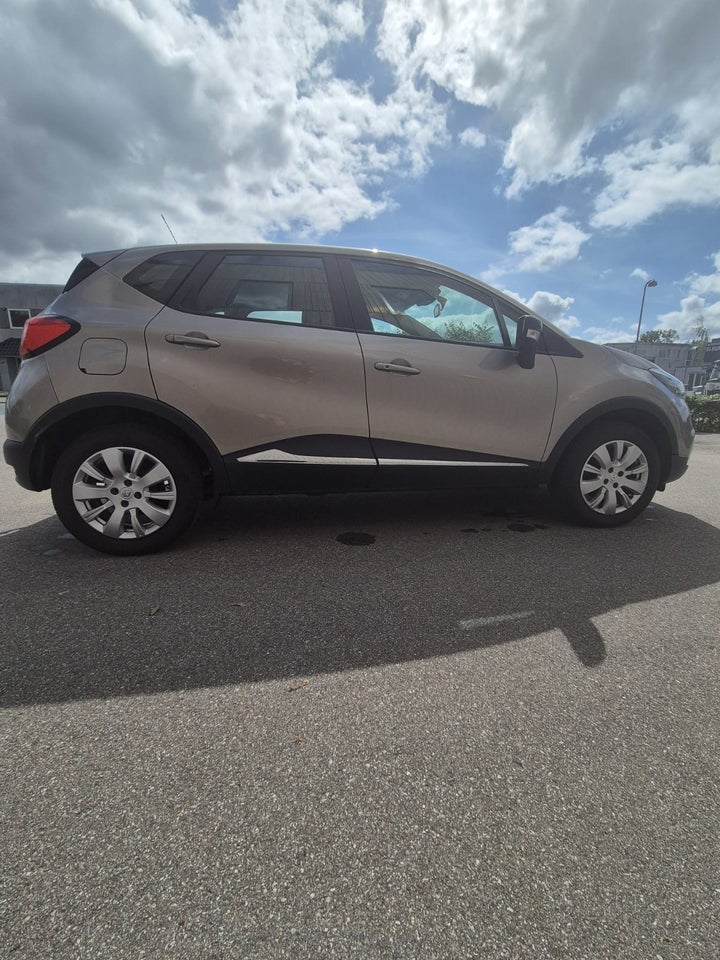 Renault Captur 0,9 TCe 90 Expression 5d