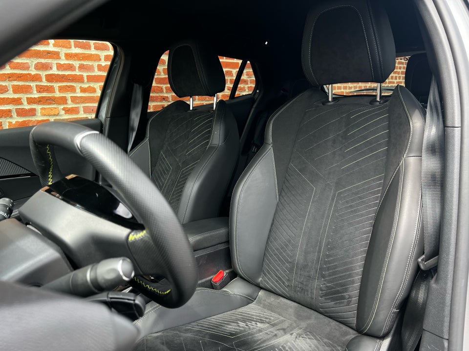 Peugeot e-2008 54 GT 5d