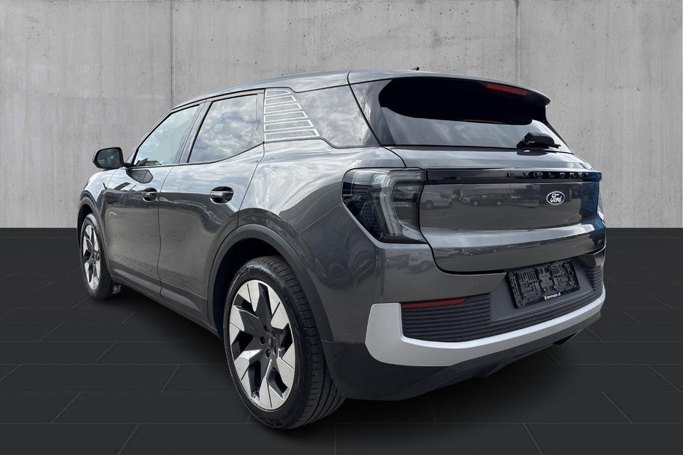 Ford Explorer 77 Premium Extended Range 5d
