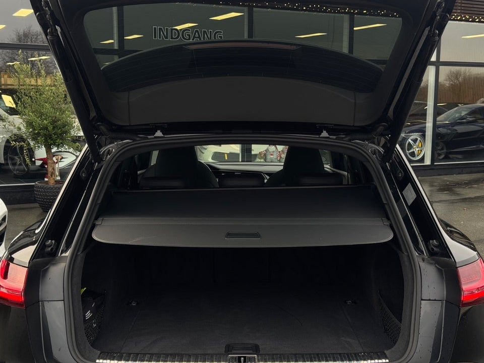 Audi Q8 e-tron 55 S-line Black Edition quattro 5d