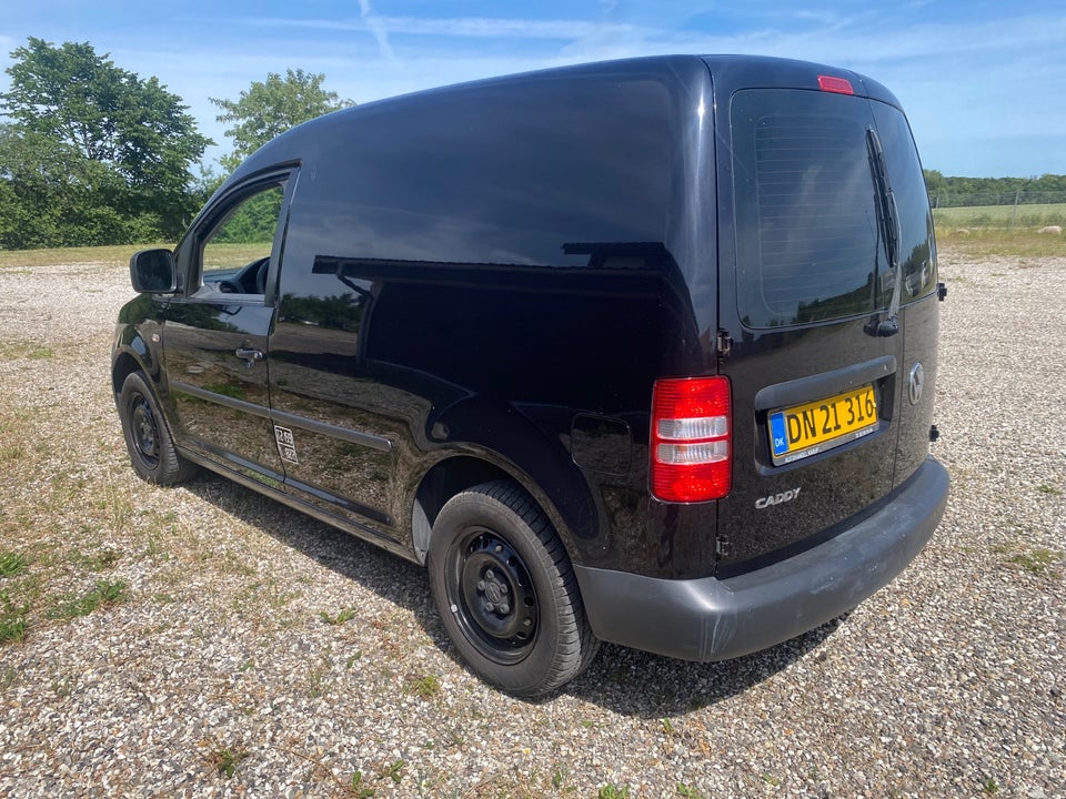 VW Caddy 1,6 TDi 102 Comfortline BMT Van 4d