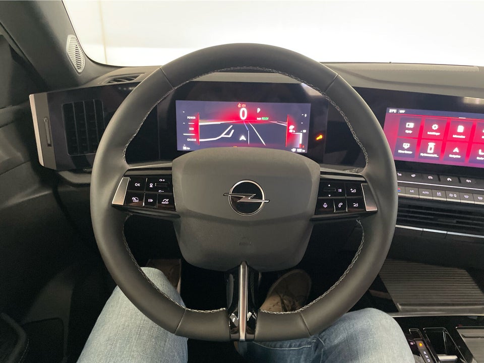 Opel Astra-e 54 Ultimate 5d