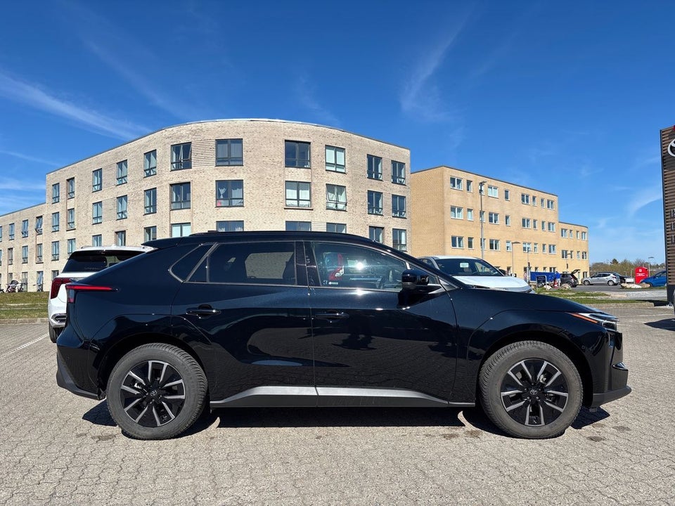 Toyota bZ4X 73 Executive AWD 5d