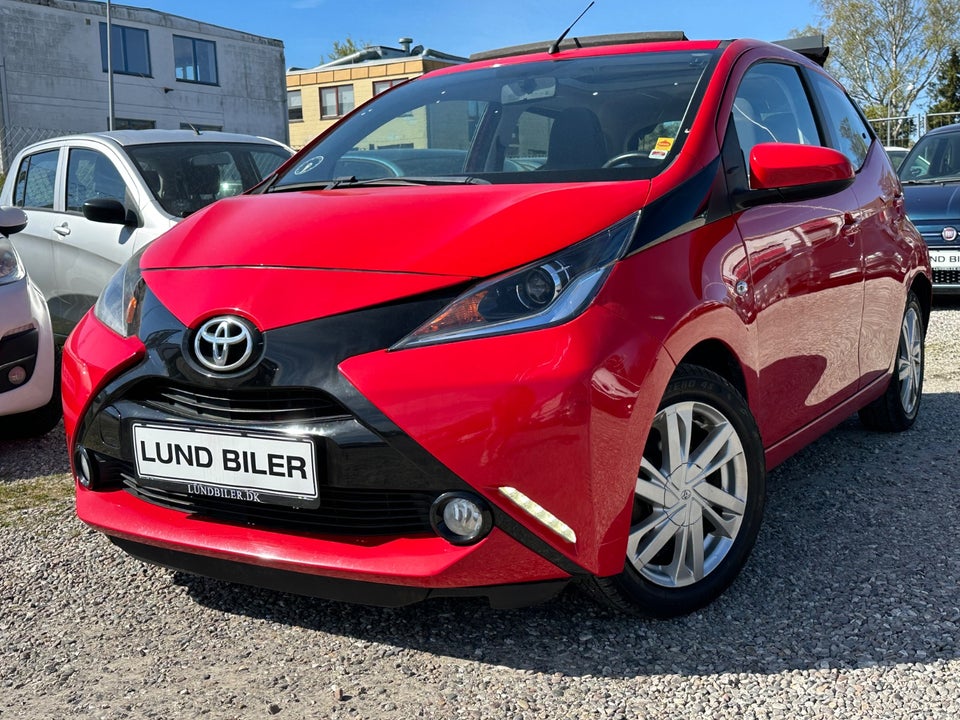 Toyota Aygo 1,0 VVT-i x-wave Sky 5d