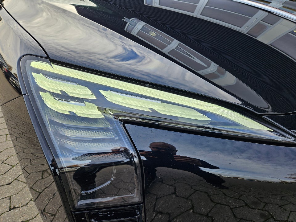 Hongqi EH7 111 Exclusive 4d