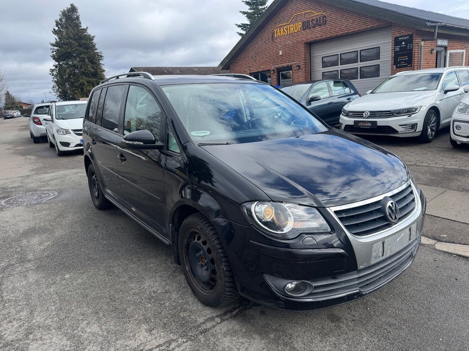 VW Touran 1,4 TSi 140 Conceptline DSG Van 5d